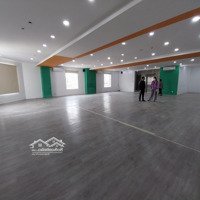 Văn Phòng Cho Thuê Đường Cách Mạng Tháng 8 , Quận Tân Bình , Diện Tích 181M2 Giá Thuê 35 Triệu/Tháng