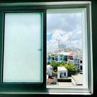 Duplex Sát Quận 10 Full Nội Thất Có Thang Máy