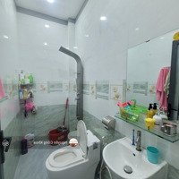 Bán Nhà 1 Trệt 2 Lầu 84,5M2, 5 Phòng Ngủ, Cách Chợ Đông Thành 600M P.tân Bình, Dĩ An