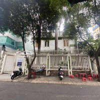 Biệt Thự Sân Vườn - 11 Nguyễn Thành Ý Q1 - Ngang 13M