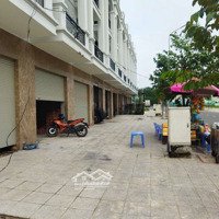 Nhà Ngay Trường Cấp 2. Mặt Tiền Buôn Bán Tốt. Cho Vay Ngân Hàng