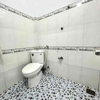 Nhà Đẹp Sổ Riêng, Trệt Lầu, 2 Phòng Ngủ 2 Vệ Sinhmới, Ngay Chợ Hiệp Thành Q12.