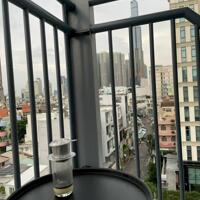 Căn hộ ban công cao cấp 40m2 gần Vòng Xoay Hàng Xanh Bình Thạnh