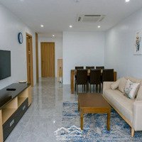 Căn Hộ 1K1N Mặt Phố Nguyễn Thái Học, Ba Đình. Ban Công Rộng, Full Đồ