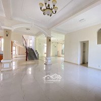 Biệt Thự Phường Thảo Điền Sân Vườn 7 Phòng Ngủ-108 Tr