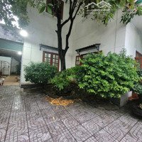 Ngộp Bank Gấp Bán Biệt Thự Thủ Đức -2 Tầng -10X16.5 - 4 Phòng Ngủ-Shr - 6 Tỷ9