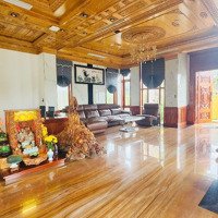 Chủ Cắt Lỗ 50% Cần Sang Nhượng Siêu Phẩm Biệt Thự 3 Tầng 2 Mặt Tiền Đường 33M - Cách Biển 1Km