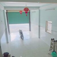 Cho thuê nhà kdc Việt Sing có 3 phòng ngủ kinh doanh nhỏ lẻ