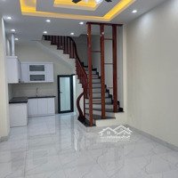 Nhà Phố Hoa Lâm- 38M X 5Tầng - Ngõ Nông, 3 Gác - Cổng Riêng Giá 3,65Tỷ