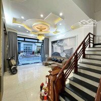 Nhà 2 Lầu Đẹp- Hướng Đông Nam- Kdc Hưng Phú
