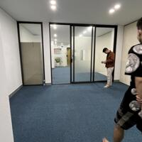 Cho thuê văn phòng 52 m2 tại Làng Việt Kiều Châu Âu, đã ngăn phòng làm việc