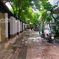 Biệt Thự Cổ, Hồ Bơi Chill Tọa Lạc Tại 30 Nguyễn Cửu Vân, Quận Bình Thạnh.!