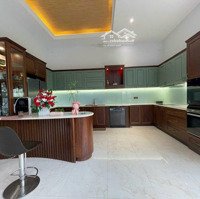 Bán Biệt Thự Hẻm Nguyễn Khuyến 309.6M2 Giá Bán 14 Tỷ