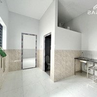 Phòng Studio Mới 25 M2 Ngay Ngã Tư Bình Thái