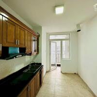 Cho thuê căn hộ 150m2, 3PN, cơ bản tại chung cư 170 Đê La Thành - GP Building (ảnh thật)