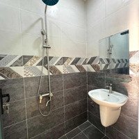 Cần Bán Gấp Nhà 1 Trệt 2 Lầu 50M2 4 Phòng Ngủ- 3 Vệ Sinh Sổ Hồng Hoàng Công, Giá Chỉ 4 Tỷ 5 Tl, Liên Hệ: 0388668882