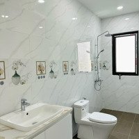 Cho Thuê Nhà 3 Tầng, 100M2, 3 Phòng Ngủ, 4 Toilets, Đường 22M, Đầy Đủ Nội Thất