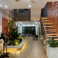 Bán căn nhà 4 mê 3 mặt thoáng kinh doanh VIEW BIỂN siêu đẹp - Sát Nguyễn Tất Thành - Full nội thất xịn