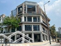 Block 15 Mặt Phố Đi Bộ, Cách 100M Trường Học Quốc Tế Giá Chỉ 32,5 Tỷ