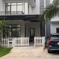 Bán Nhà Biệt Thự 8,5X15 Đầy Đủ Nội Thất 4 Phòng Ngủbellavilla Trần Anh Đức Hoà Long An