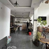 Nhà Góc 2 Mặt Tiền Đang Bán Cafe Khu Bình Phú 8X18- Hướng Tây Nam