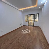 Đẹp Hiếm - Bán Nhà 5 Tầng Vĩnh Phúc, Nhà Xây Mới 6 Phòng Ngủ,Diện Tích40M2