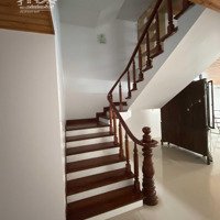 Chính Chủ Bán Nhà P Hồng Hà- Hạ Long, Gần Mặt Đường Đôi Tỉnh Ủy, 120M2, 4 Tầng, Nhà Mới Đẹp