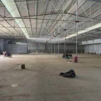 Chính Chủ 0977847 Một Năm Tám Cho Thuê 1.800M2 Kho Xưởng Tại Bát Tràng, Gia Lâm, Giá 50K/M2