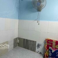 Phòng Trọ 6M2 Đường Đoàn Văn Bơ Q4