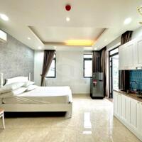 Studio full nội thất, cửa sổ lớn, ban công thoáng mát, hiện đại,…