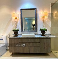 Thuê Căn Hộ 1 Phòng Ngủ 72M2 Đầy Đủ Tiện Nghi Nội Thất Cao Cấp_Thang Máy , Mặt Tiền Đường Khánh Hội