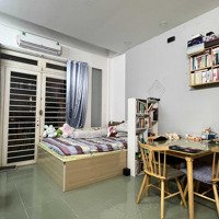 Nhượng Phòng Studio Ban Công Quận 4