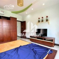 Cho Thuê Villa Thảo Điền Căn Góc 2 Mặt Tiền Sân Vườn Rộng 3 Lầu 6 Phòng Lớn Để Ở, Văn Phòng Công Ty