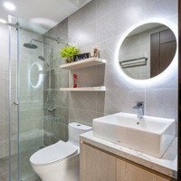 Cho Thuê Căn Hộ Hùng Vương Plaza, Q5, 130M2 3 Phòng Ngủ 3 Vệ Sinh Thoáng Mát Giá 17 Triệu/Th Liên Hệ: 0934 144 525 Hương