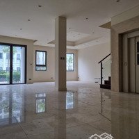 Tôi Đang Muốn Cho Thuê Căn Đơn Lập Biệt Thự 230M2 Full Đồ Có Thang Máy Giá Rẻ Nhất Khu Chỉ 40 Triệu