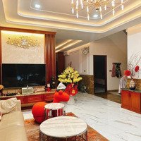 Bán Gấp Villa Ngang 10 Siêu Đẹp Full Nội Thấy Cao Cấp Giá Chỉ Siêu Sập Hầm . Bán Giá Đất Tặng Villa