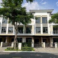 Duy nhất 1 căn Verosa Park Khang Điền giá 10. X tỷ, 1 trệt 3 lầu alo Linh 0902514989.