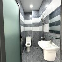 Cần bán gấp nhà 1 trệt 2 lầu, 63m2 4PN - 5WC sổ hồng hoàn công, nhà mới 100%, giá chỉ 4 tỷ 5 TL