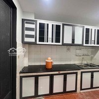 Nhà Mới Cho Thuê , 45M2, Phòng Khach, 2 Phòng Ngủ, 2 Tioilet, Bếp Mới