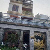 Nhà Ở Có Một Không Hai Tại Sài Gòn, Nội Thất Siêu Khũng Gỗ Gõ Đỏ Mới