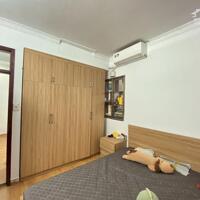 Bán căn hộ Tập thể phố Tôn Đức Thắng, Đống Đa, 65m2, 2 ngủ đẹp, 2 mặt thoáng ở sướng