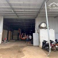 nhà kho 1,3 sào có thổ cư mặt tiền đường nhựa cách đường vành đại 10/3 chỉ 15m đường xe công te nơ