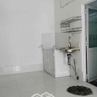 Nhà Gác Lững Trục Chính Hẻm Oto Nguyễn Văn Cừ