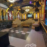 Nhà 5 Tầng Đang Kinh Karaoke - Thu Nhập Ổn Định