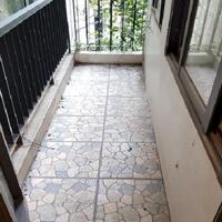 Cho thuê căn hộ giá rẻ tại Nghi Tàm, Tây Hồ, 30m2, 1PN, đủ đồ