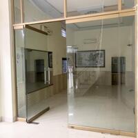  MT74. CHO THUÊ nhà mặt đường Hùng Vương 130m2*3 tầng - ngang 7m - sẵn đồ cơ bản chỉ 16 triệu / tháng