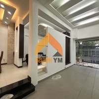 Villa Q2 Gần Cầu Sg Khu Compound 4 Phòng Ngủnội Thất Như Hình Dọn Vào Ở Ngay