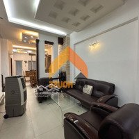 Villa Q2 Gần Cầu Sg Khu Compound 4 Phòng Ngủnội Thất Như Hình Dọn Vào Ở Ngay