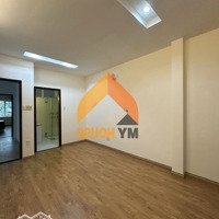 Villa Q2 Gần Cầu Sg Khu Compound 4 Phòng Ngủnội Thất Như Hình Dọn Vào Ở Ngay