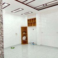 Trung Tâm Phú Nhuận_Phan Đăng Lưu. Diện Tích: 40M2. 6,3×7. 4Tầng. 5 Phòng Ngủ Giá 7Tỷ.